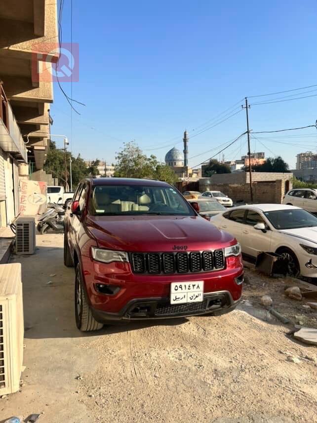 جیپ گراند شیرۆکی